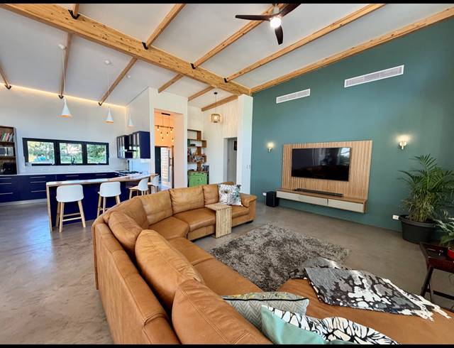 10,080M² SMALLHOLDING FOR SALE IN MORNING STAR